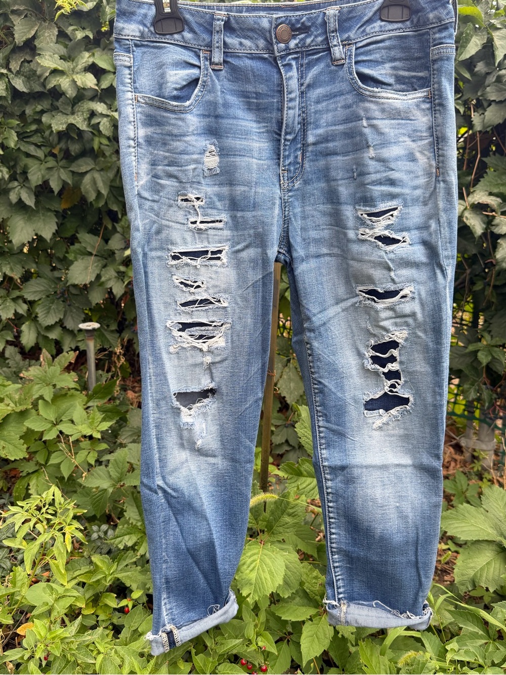 American Eagle Outfitters Light Blue Distressed Women's Jeggings